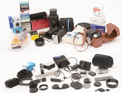 Lot 373 - Photographic accessories.
