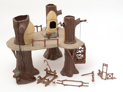 Lot 319 - Star Wars Return Of The Jedi Palitoy Ewok Village and Catapult