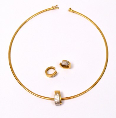 Lot 142 - A contemporary 18ct gold and diamond necklace and earring set