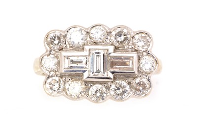 Lot 55 - A diamond dress ring