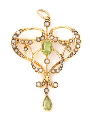 Lot 78 - An Edwardian peridot and seed pearl pendant/brooch