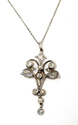 Lot 131 - An Edwardian diamond pendant