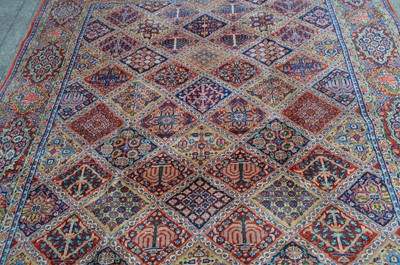Lot 674 - A Sarough carpet