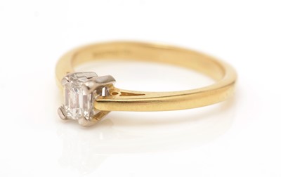 Lot 159 - A single stone diamond ring