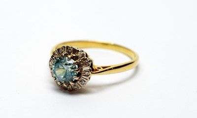 Lot 202 - A zircon and diamond cluster ring