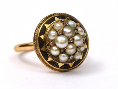 Lot 120 - A Victorian mourning ring
