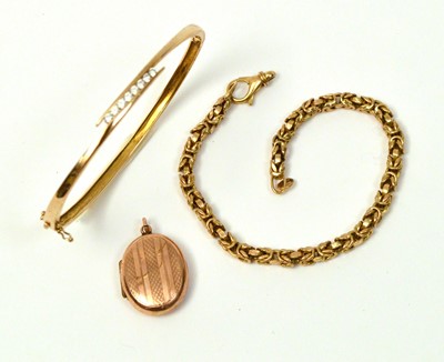 Lot 139 - Bangle, bracelet and locket
