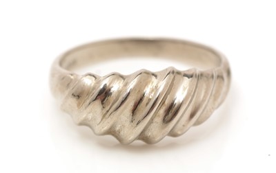 Lot 314 - A palladium ring