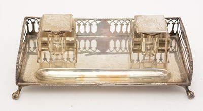 Lot 369 - A Victorian silver pen and ink stand