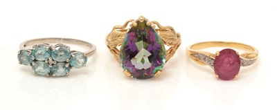 Lot 115 - Three gemstone set rings