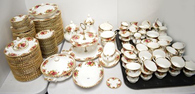 Lot 466 - An extensive Royal Albert 'Old Country Roses' pattern coffee, tea and dinner service.