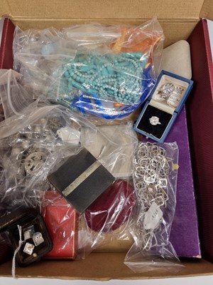 Lot 141 - A collection of costume jewellery