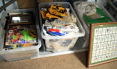 Lot 597 - A collection of golf memorabilia