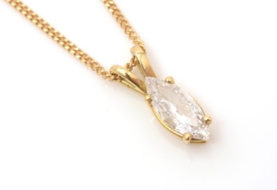 Lot 442 - A diamond pendant