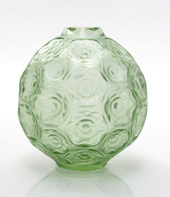 Lot 536 - A modern Lalique Anemone vase