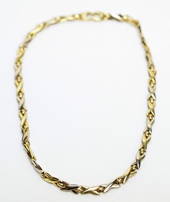 Lot 121 - A 9ct yellow gold necklace