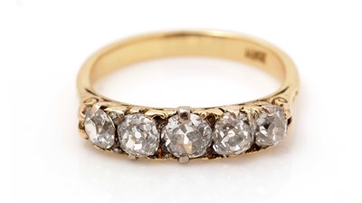 Lot 359 - A Victorian five stone diamond ring