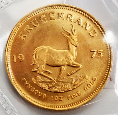 Lot 216 - South Africa 1oz fine gold Krugerrand, 1975.