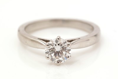 Lot 468 - A solitaire diamond ring
