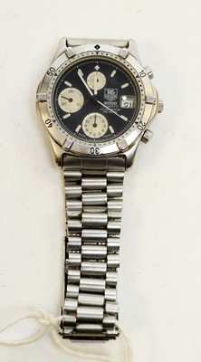 Lot 191 - Tag Heuer 2000 Quartz Professional: a steel cased wristwatch