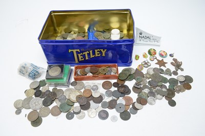 Lot 281 - A collection of loose British and International coinage