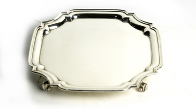 Lot 552 - An Elizabeth II silver waiter, by J B Chatterley & Sons Ltd