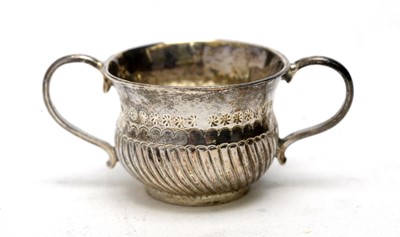 Lot 565 - A Queen Anne silver miniature porringer, by Thomas Bamford