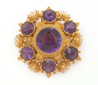 Lot 408 - A 19th Century amethyst and yellow metal brooch