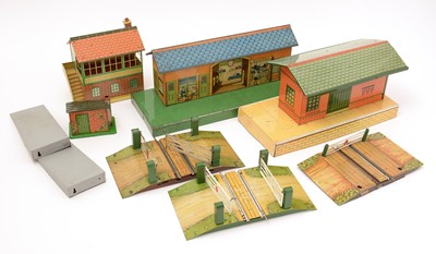 Lot 1067 - Hornby 0-Gauge tinplate items.