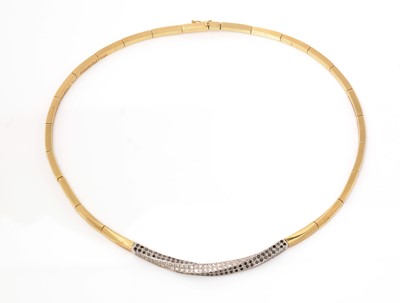Lot 498 - A diamond and black diamond necklace