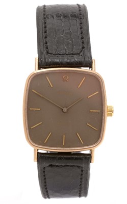 Lot 393 - Omega de Ville: a 9ct yellow gold cased wristwatch