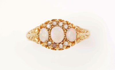 Lot 412 - An opal and diamond ring