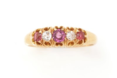 Lot 413 - A ruby and diamond ring
