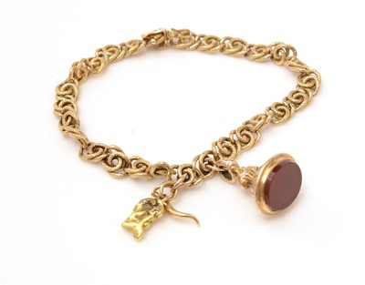 Lot 148 - An 18ct yellow gold bracelet