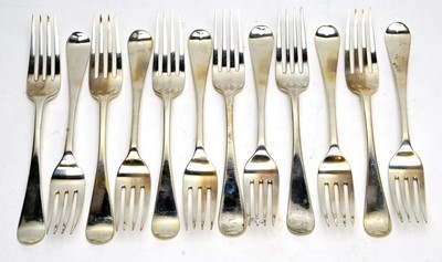 Lot 554 - Twelve Georgian silver table forks