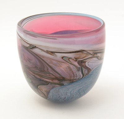 Lot 446 - Anthony Stern swirls glass vase