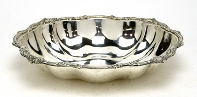 Lot 613 - An Austrian 800 standard silver dish