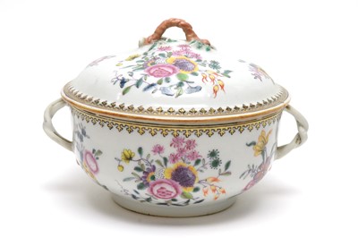Lot 723 - Chinese export ecuelle and cover