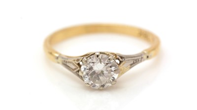 Lot 368 - A single stone diamond ring