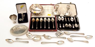 Lot 134 - A selection of silver items, and plated teaspoons.
