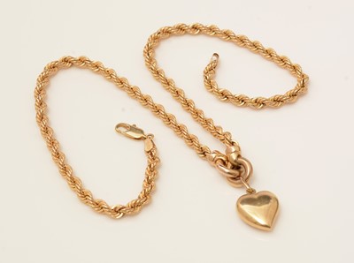 Lot 141 - A 9ct yellow gold twist pattern necklace