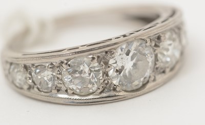 Lot 378 - A seven stone diamond ring