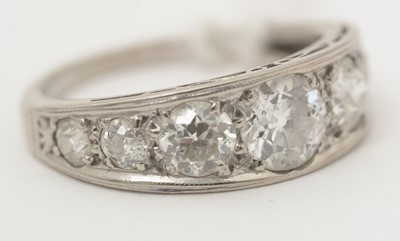 Lot 378 - A seven stone diamond ring