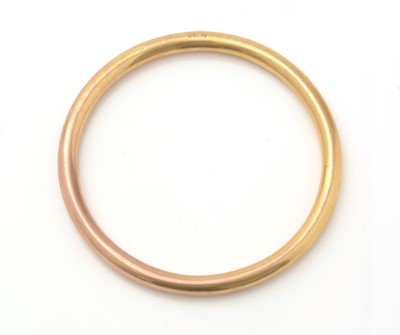 Lot 165 - A 9ct yellow gold bangle
