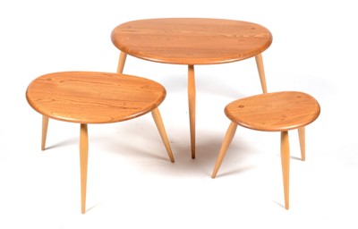 Lot 330 - Ercol: a nest of three model 354 'Pebble' occasional tables