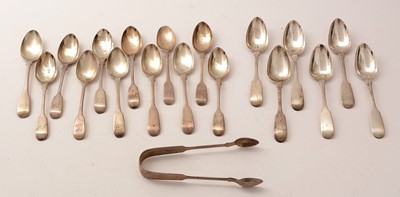 Lot 129 - Silver teaspoons and tongs