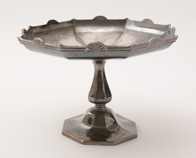 Lot 134 - A silver tazza, by Sibray, Hall & Co Ltd
