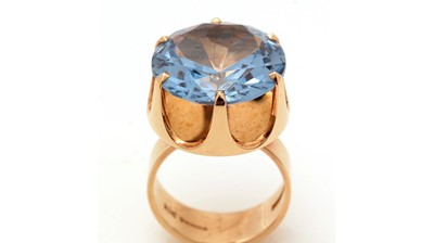 Lot 421 - A blue chrysoberyl ring
