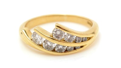 Lot 437 - A diamond dress ring