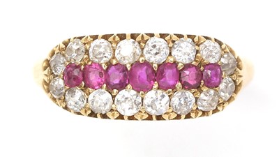 Lot 439 - A diamond and ruby ring